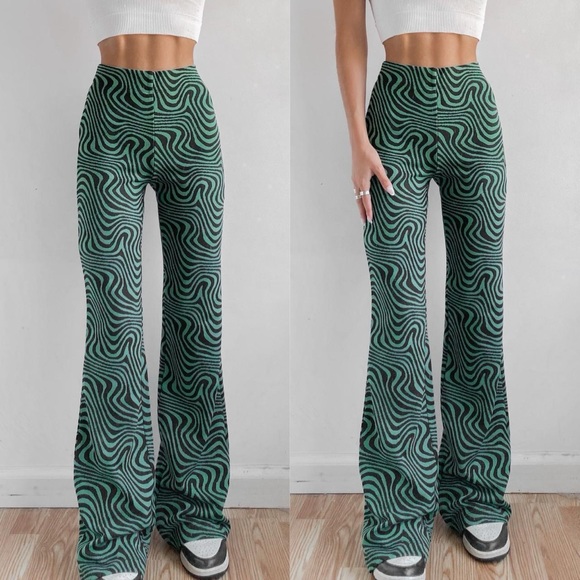 Urban Outfitters Pants - NWT Urban Outfitters Bryn Pull On Flare Pant
